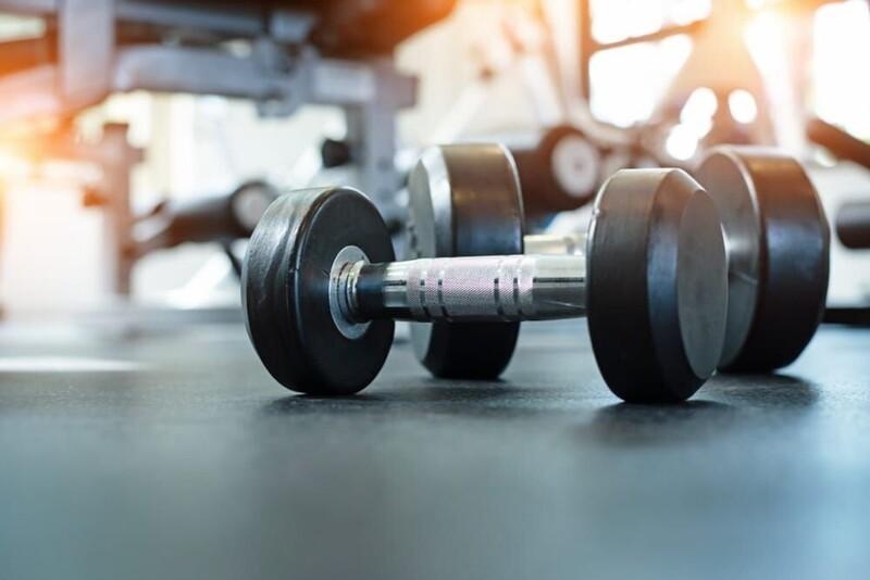 Как подобрать правильный вес на тренировке: 5 важных советов